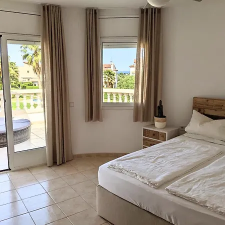 Casa Luzia Villa *